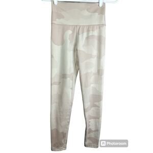 Offline By Aerie Light Pink Camouflage Print High Waisted Leggings Size Small